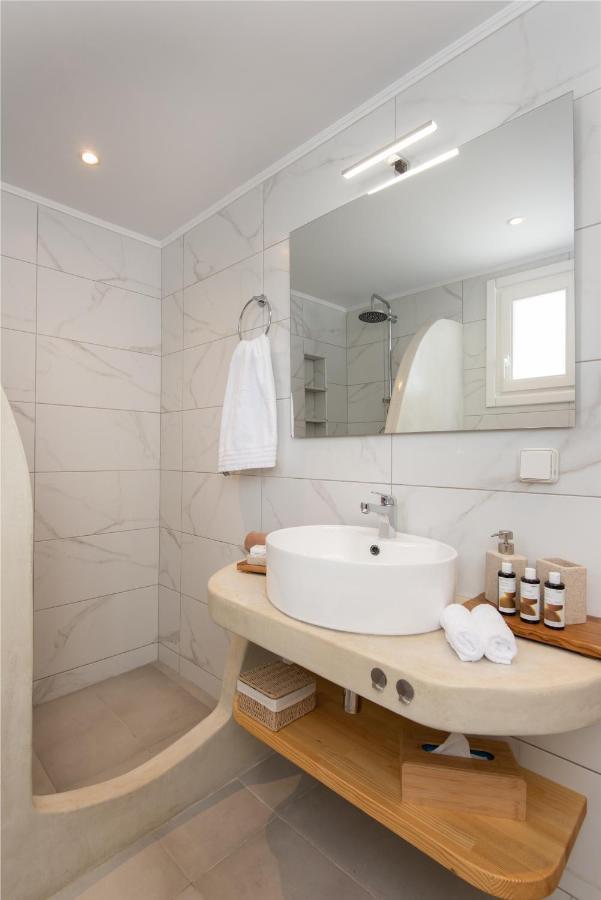 Miles Away Luxury Apartments Platis Gialos  Eksteriør billede