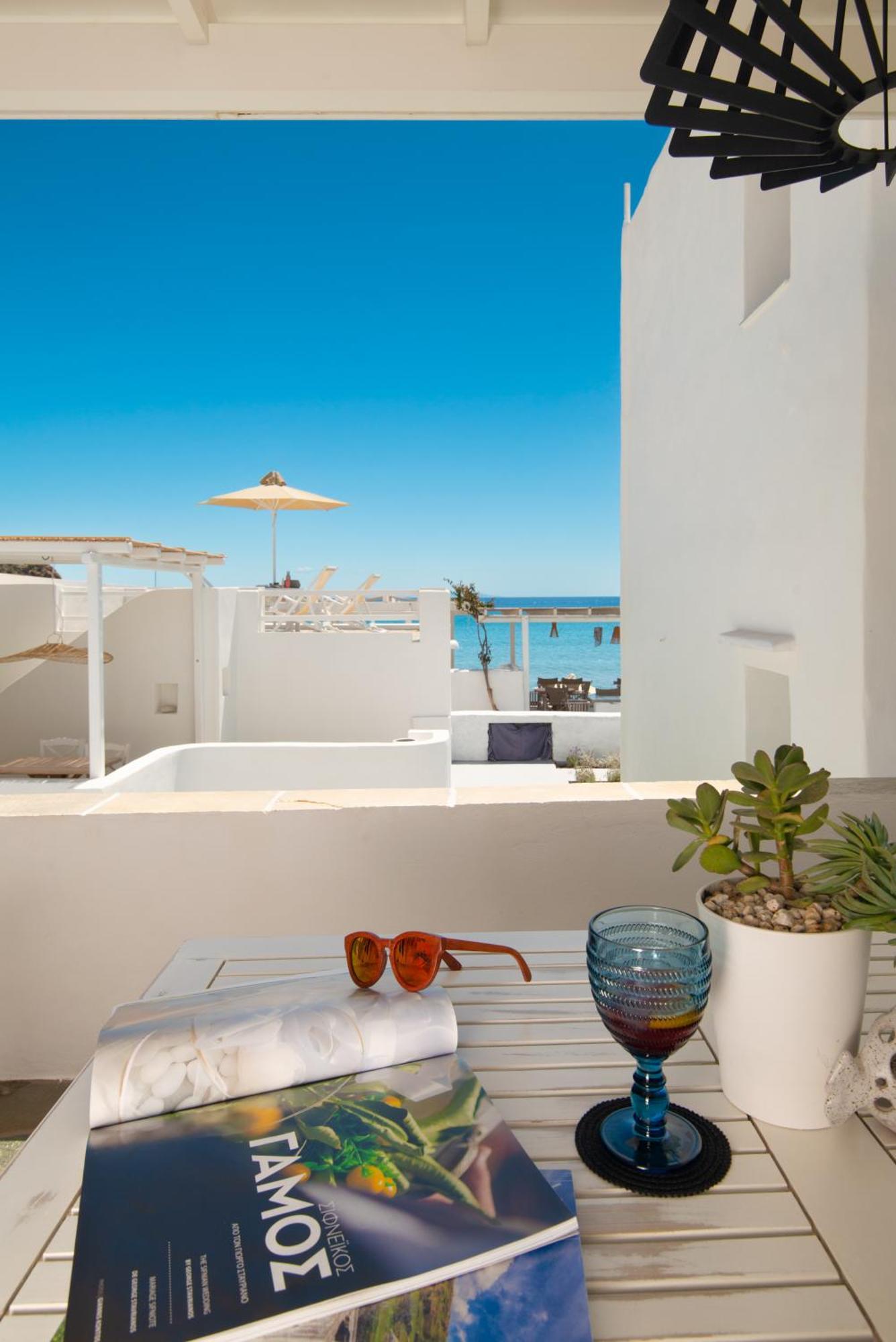 Miles Away Luxury Apartments Platis Gialos  Eksteriør billede